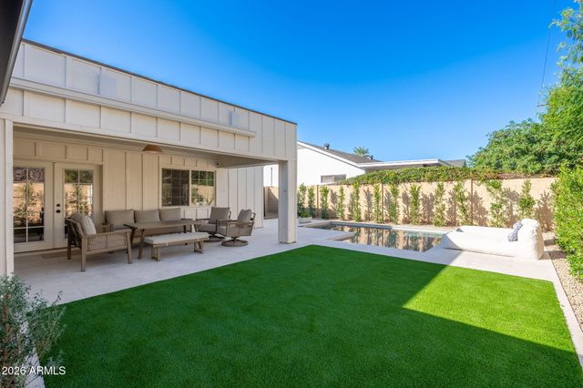 4030 E FAIRMOUNT Avenue, Phoenix, AZ 85018