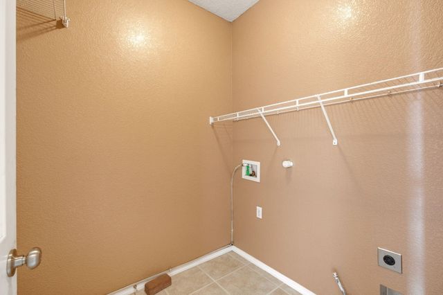 1000 Maroa Street NW, Albuquerque, NM 87120