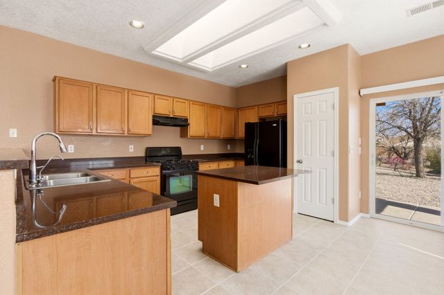 1000 Maroa Street NW, Albuquerque, NM 87120