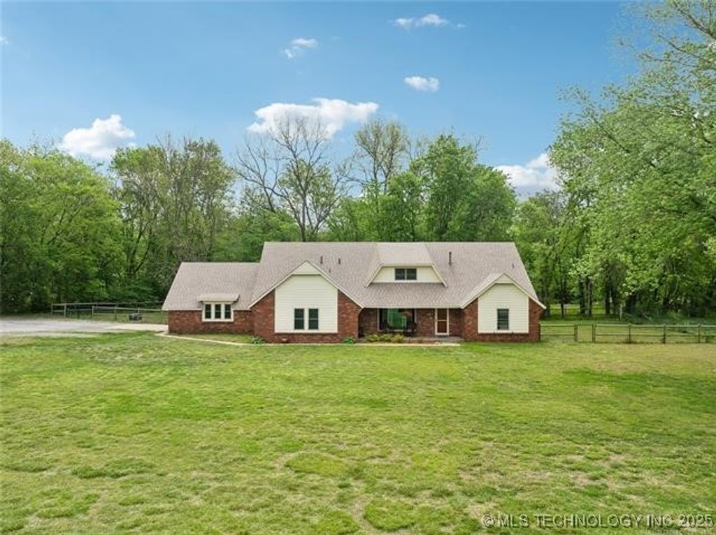 9888 E 470 Road, Claremore, OK 74017