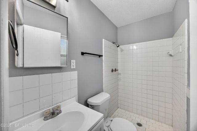 7815 JAGUAR Drive, Jacksonville, FL 32244