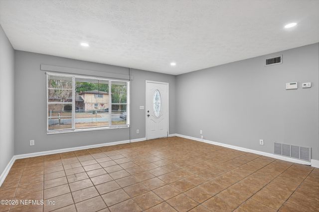 7815 JAGUAR Drive, Jacksonville, FL 32244