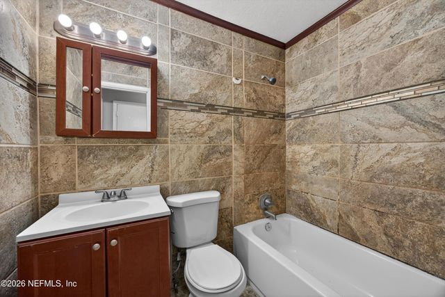 7815 JAGUAR Drive, Jacksonville, FL 32244