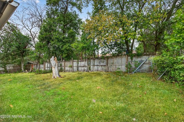 7815 JAGUAR Drive, Jacksonville, FL 32244