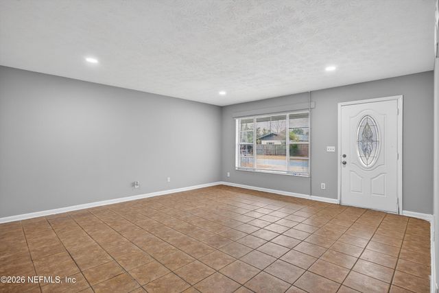 7815 JAGUAR Drive, Jacksonville, FL 32244