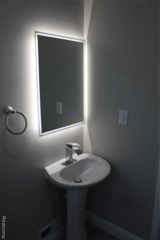 16260 Appoline Street, Detroit, MI 48235