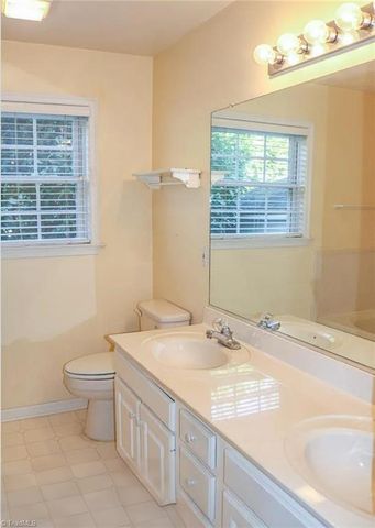 7 Drakestone Court, Greensboro, NC 27455