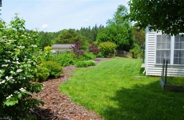 7 Drakestone Court, Greensboro, NC 27455