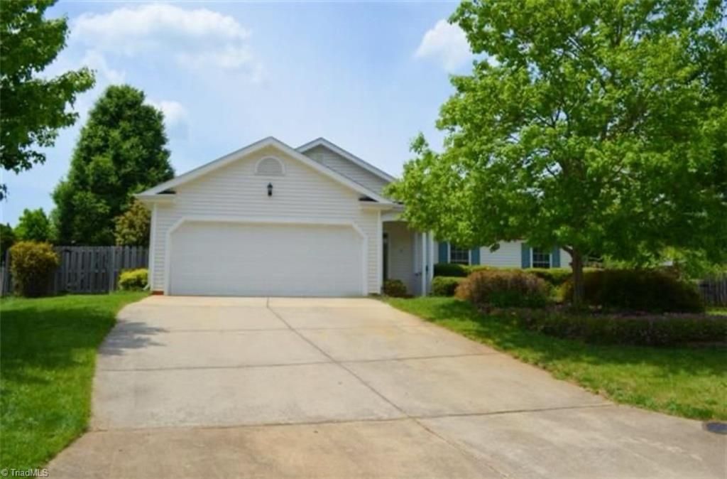 7 Drakestone Court, Greensboro, NC 27455