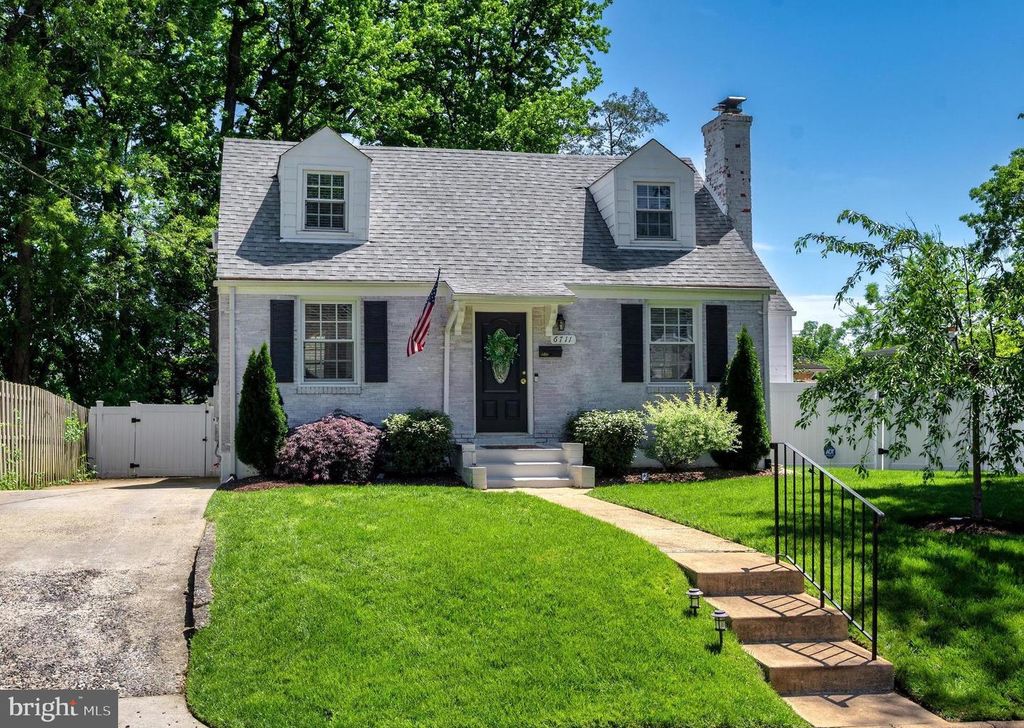 6711 FARRAGUT AVE, Falls Church, VA 22042