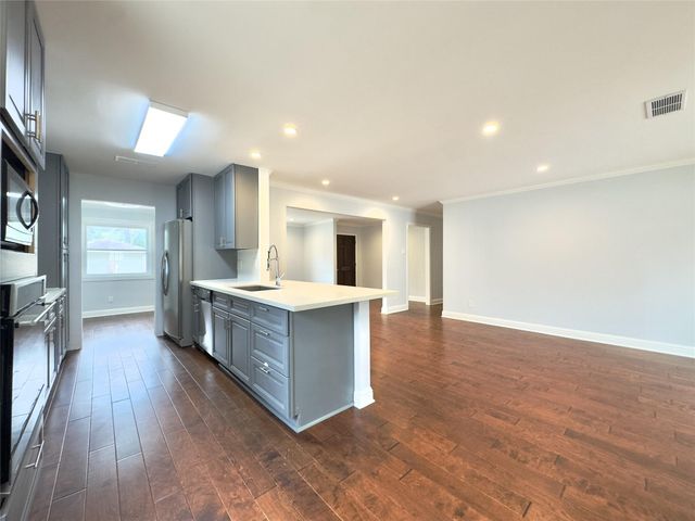 1415 Mapleton Drive, Houston, TX 77043