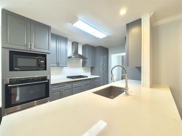 1415 Mapleton Drive, Houston, TX 77043