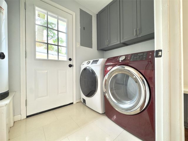 1415 Mapleton Drive, Houston, TX 77043