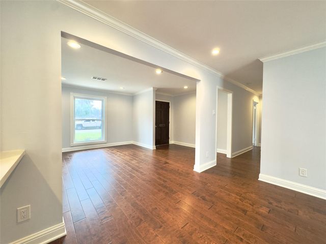 1415 Mapleton Drive, Houston, TX 77043