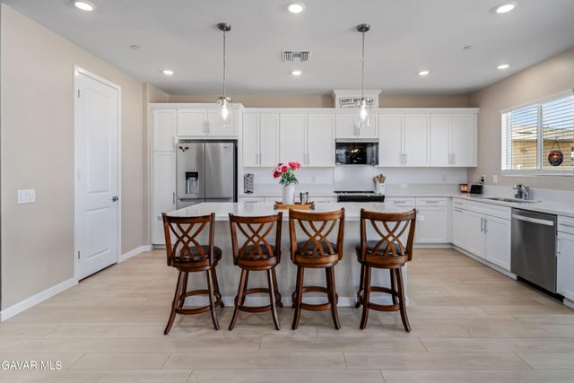 5609 W Ave K-13, Lancaster, CA 93536