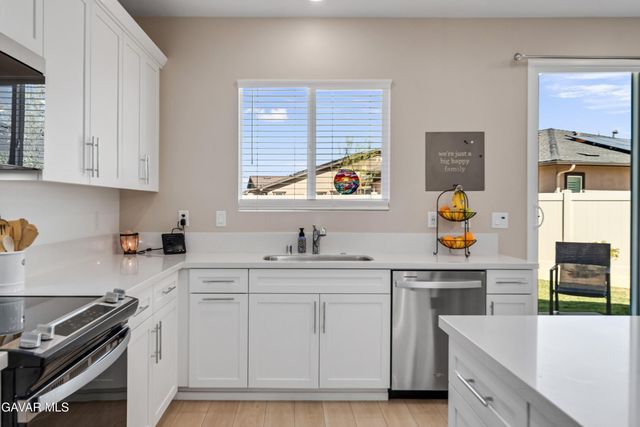 5609 W Ave K-13, Lancaster, CA 93536