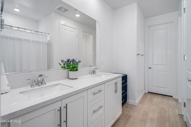 5609 W Ave K-13, Lancaster, CA 93536