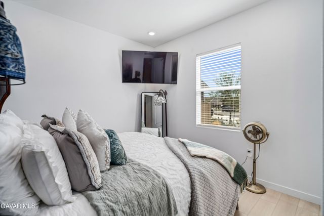 5609 W Ave K-13, Lancaster, CA 93536