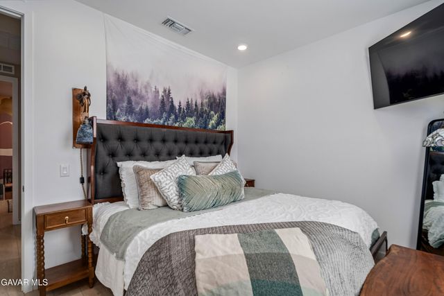 5609 W Ave K-13, Lancaster, CA 93536