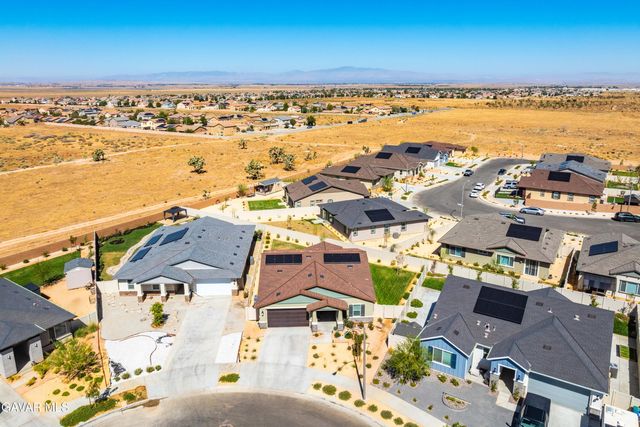 5609 W Ave K-13, Lancaster, CA 93536