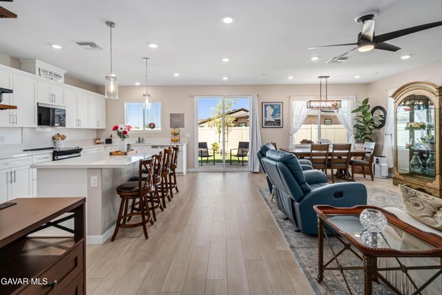 5609 W Ave K-13, Lancaster, CA 93536
