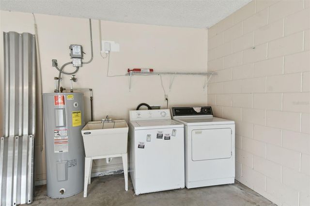1041 HERON COURT, Kissimmee, FL 34759