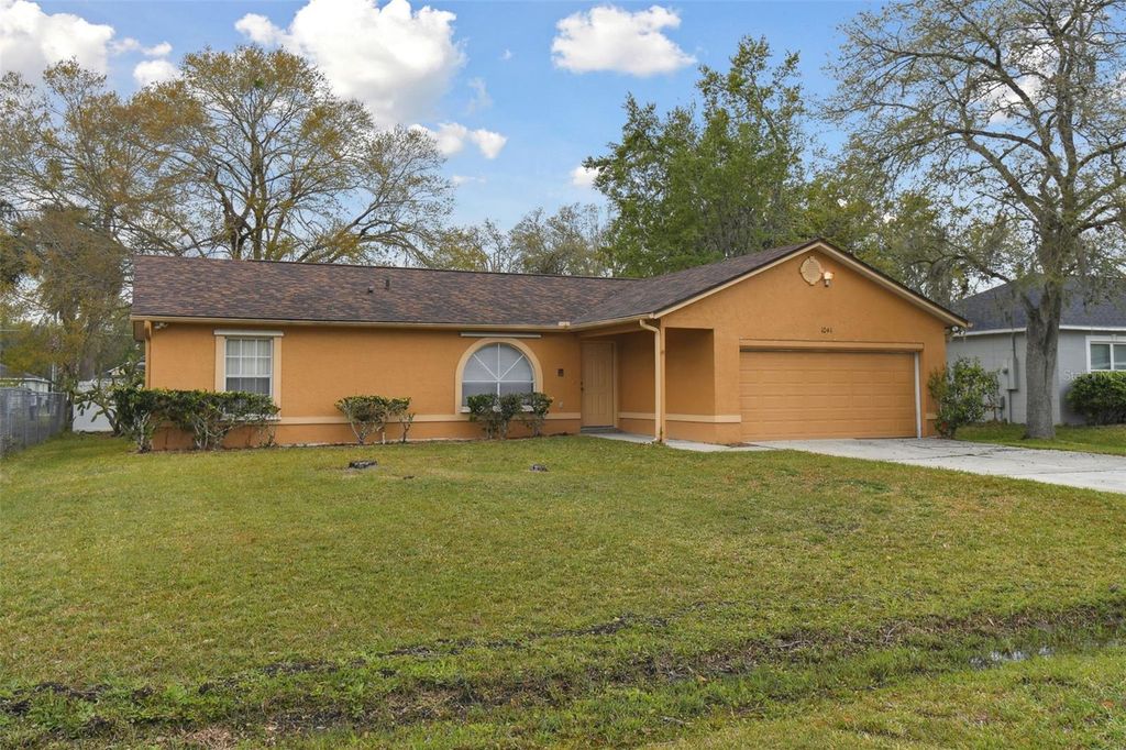 1041 HERON COURT, Kissimmee, FL 34759