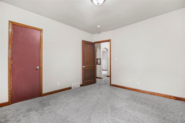 3206 Bowdoin Street, Des Moines, IA 50313