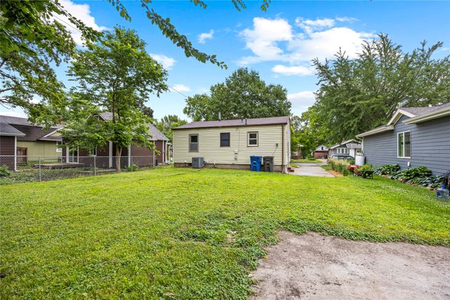 3206 Bowdoin Street, Des Moines, IA 50313