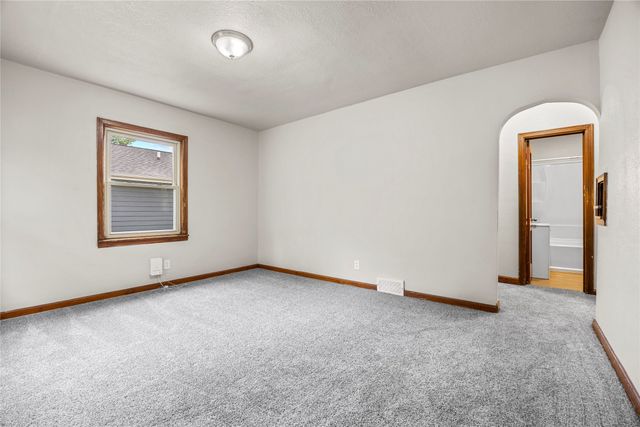 3206 Bowdoin Street, Des Moines, IA 50313