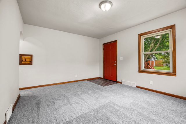3206 Bowdoin Street, Des Moines, IA 50313