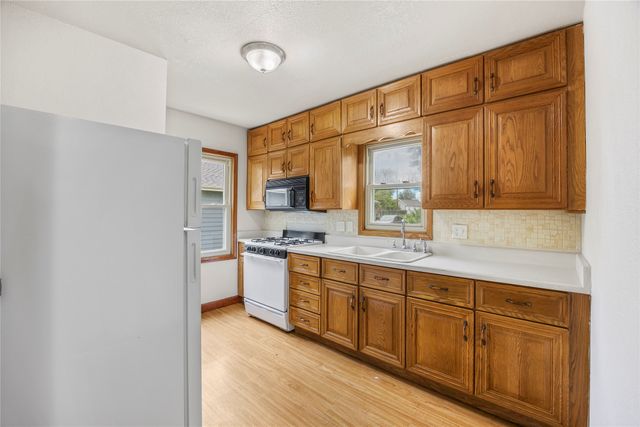 3206 Bowdoin Street, Des Moines, IA 50313