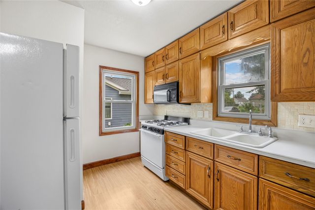 3206 Bowdoin Street, Des Moines, IA 50313