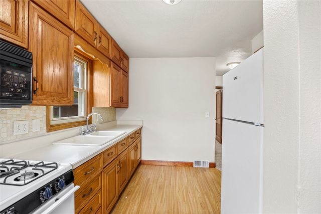 3206 Bowdoin Street, Des Moines, IA 50313