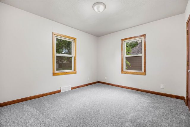 3206 Bowdoin Street, Des Moines, IA 50313