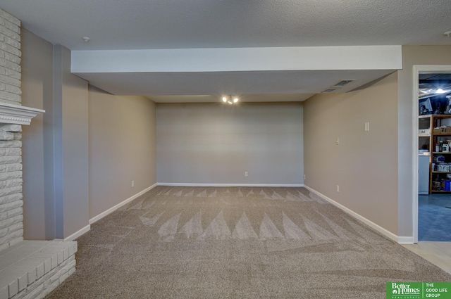 10929 X Street, Omaha, NE 68137