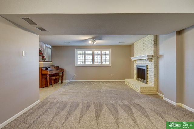 10929 X Street, Omaha, NE 68137