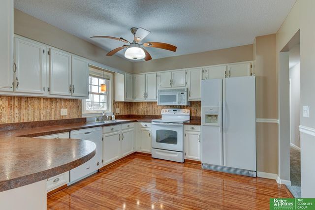 10929 X Street, Omaha, NE 68137