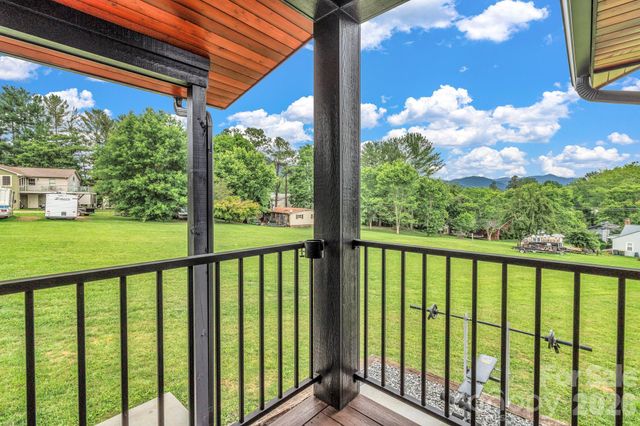 43 Pelzer Street, Asheville, NC 28804