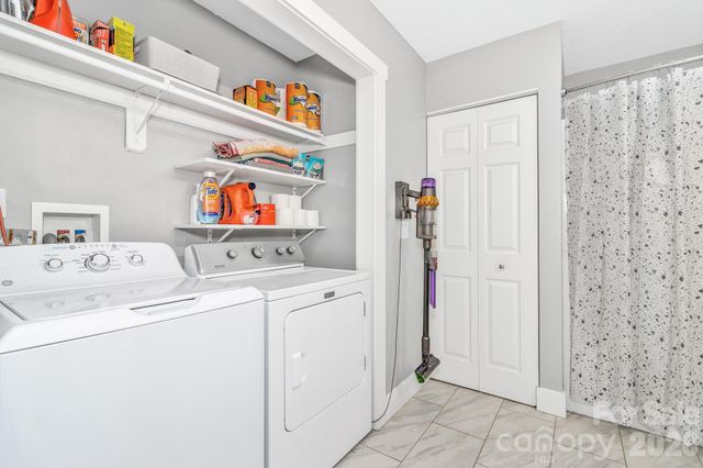 43 Pelzer Street, Asheville, NC 28804