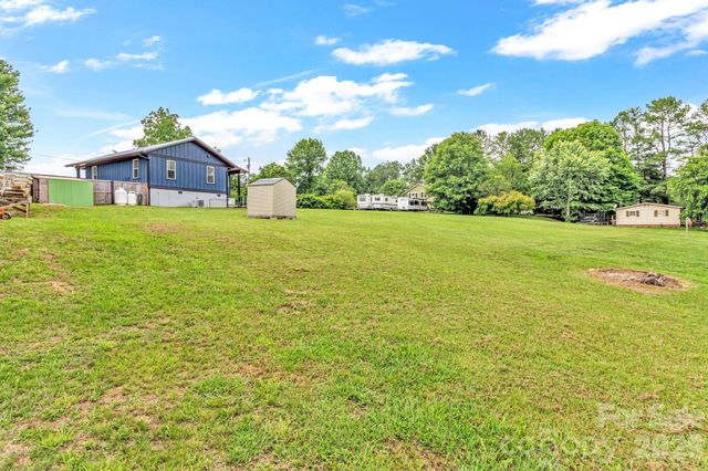 43 Pelzer Street, Asheville, NC 28804