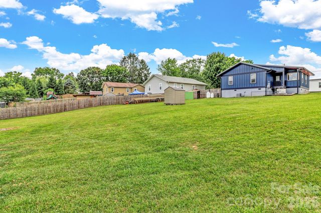 43 Pelzer Street, Asheville, NC 28804