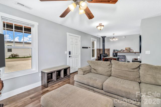 43 Pelzer Street, Asheville, NC 28804