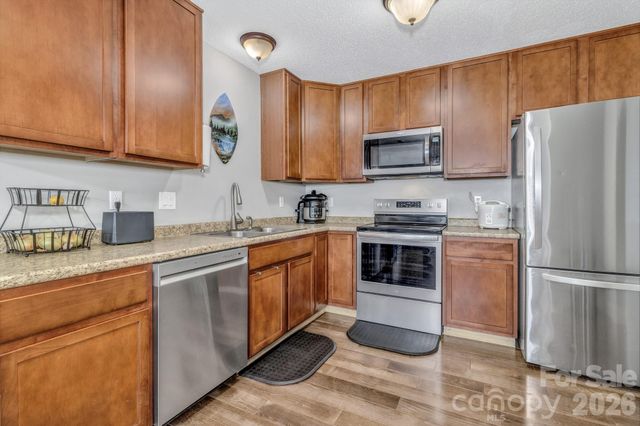 43 Pelzer Street, Asheville, NC 28804