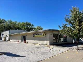 1220 73rd Street, Windsor Heights, IA 50324