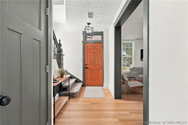 2402 Shelby Street, New Albany, IN 47150