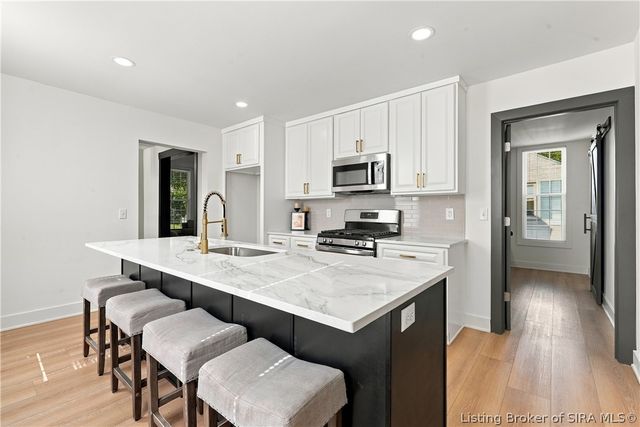2402 Shelby Street, New Albany, IN 47150