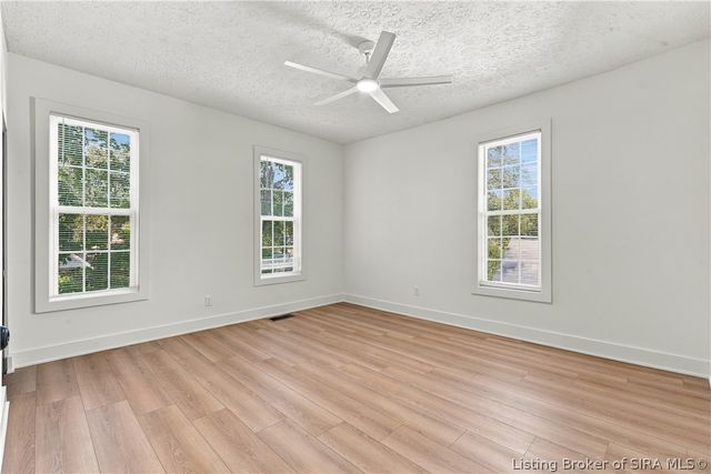 2402 Shelby Street, New Albany, IN 47150