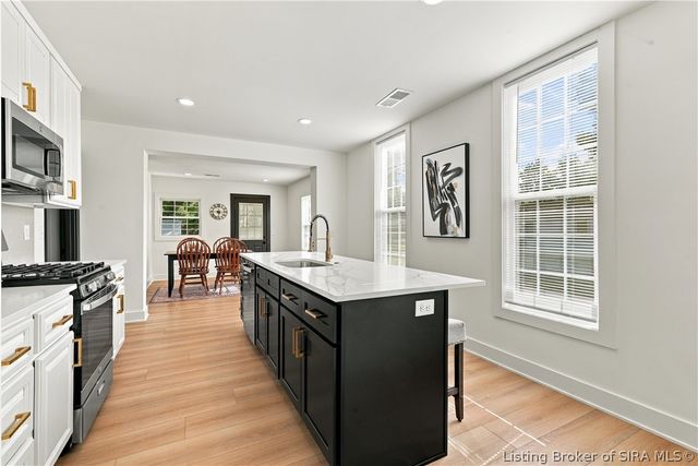 2402 Shelby Street, New Albany, IN 47150