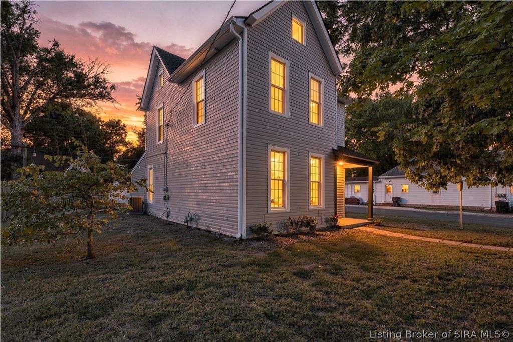 2402 Shelby Street, New Albany, IN 47150